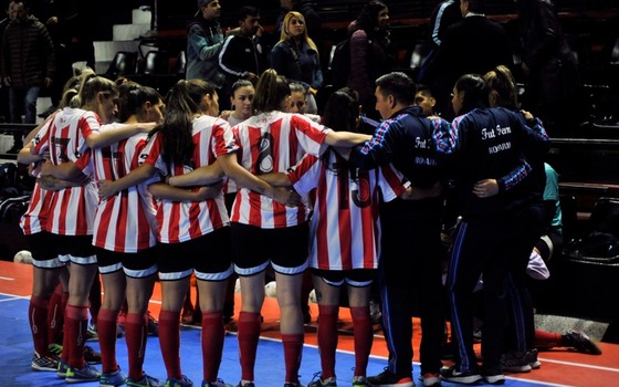 Rosarina se prepara para competir en el primer nacional de selecciones femeninas.