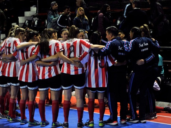 Rosarina se prepara para competir en el primer nacional de selecciones femeninas.