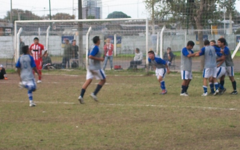 El Salaíto se quedó con los tres puntos con el tiro del final